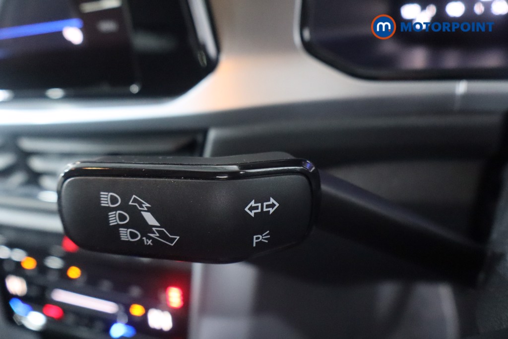 Volkswagen T-Roc Life Manual Petrol SUV - Stock Number (1596755) - 19th supplementary image