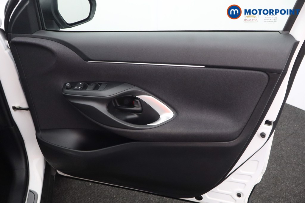 Toyota Yaris Cross Icon Automatic Petrol-Electric Hybrid Estate - Stock Number (1597008) - 11th supplementary image