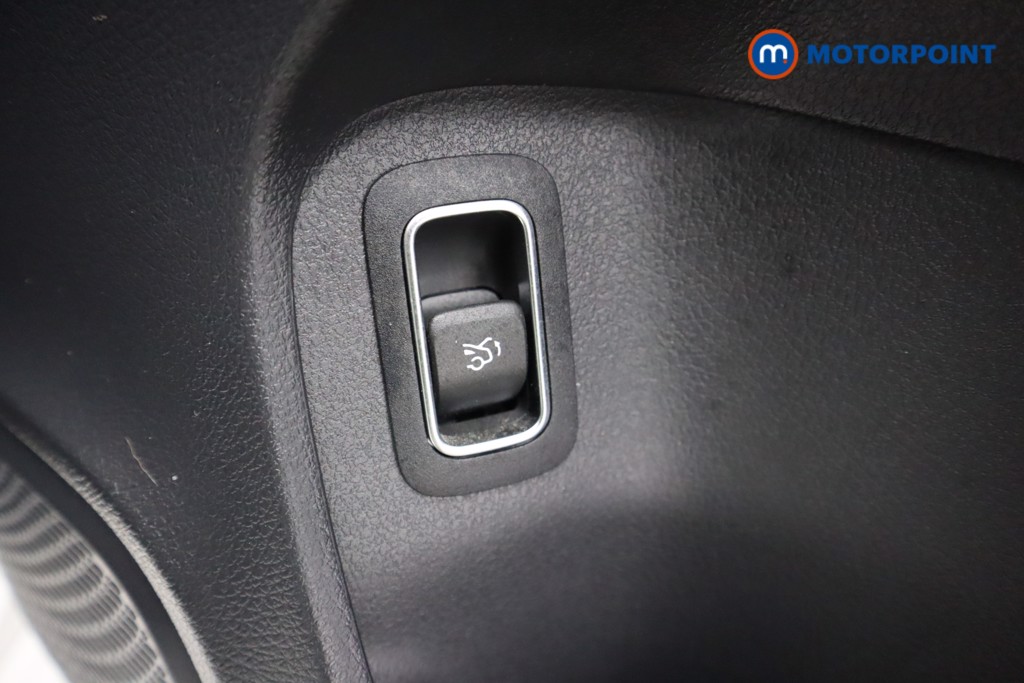 Mercedes-Benz A Class Amg Line Automatic Petrol Saloon - Stock Number (1597241) - 26th supplementary image