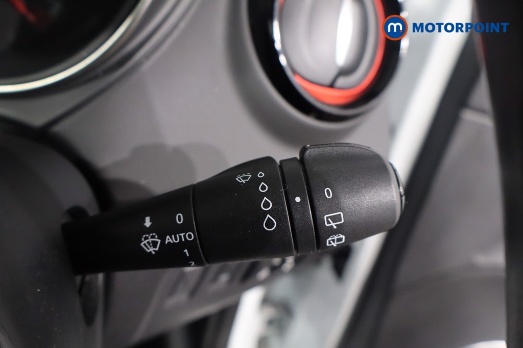 Renault Captur S Edition Manual Petrol SUV - Stock Number (1597432) - 17th supplementary image