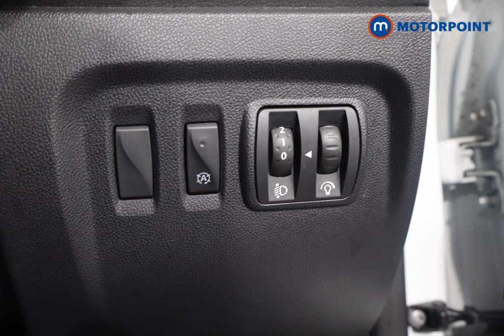 Renault Captur S Edition Manual Petrol SUV - Stock Number (1597432) - 20th supplementary image