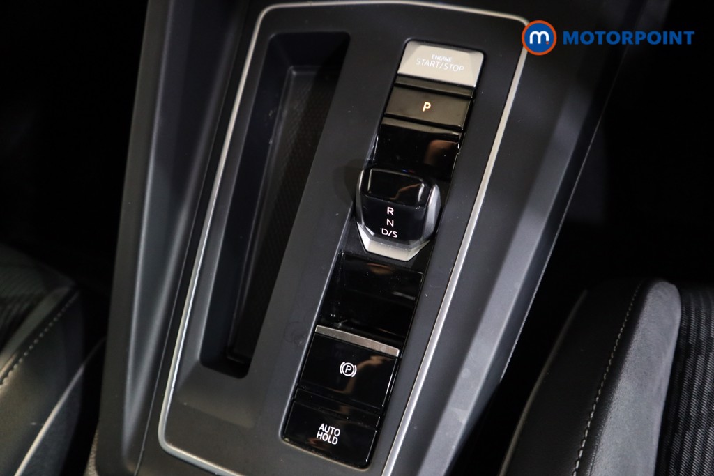 Volkswagen Golf R-Line Automatic Petrol Hatchback - Stock Number (1597445) - 9th supplementary image