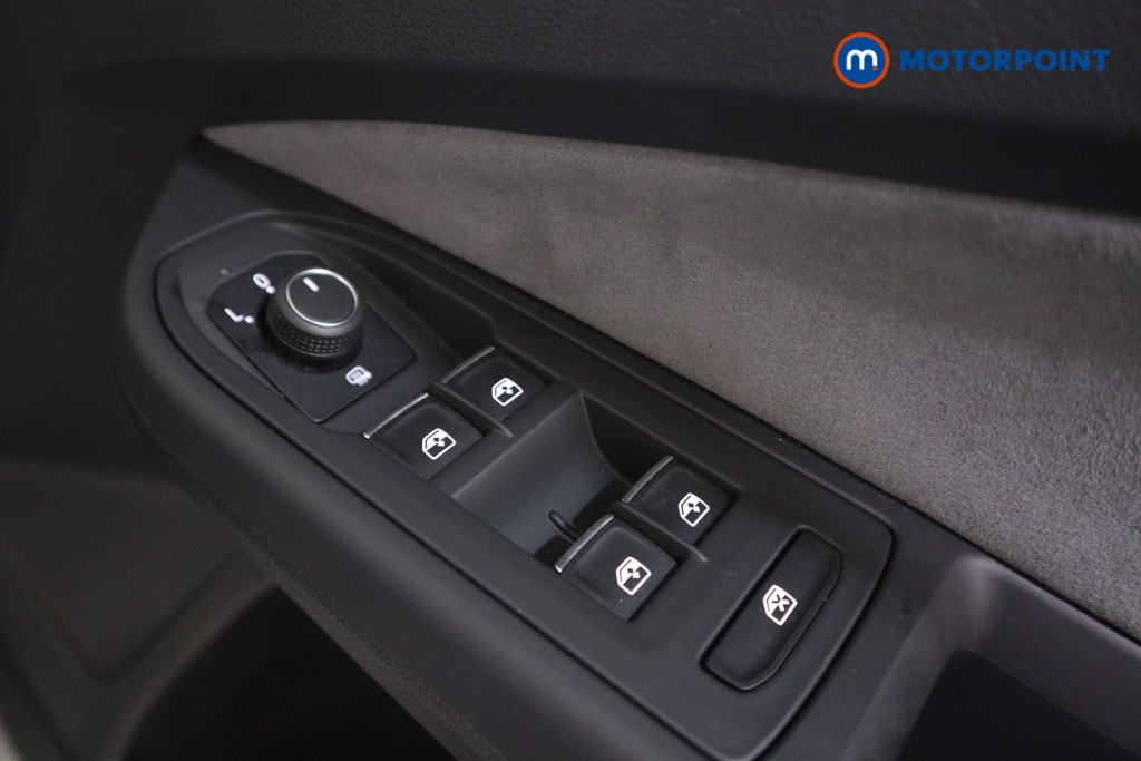 Volkswagen Golf R-Line Automatic Petrol Hatchback - Stock Number (1597445) - 12th supplementary image