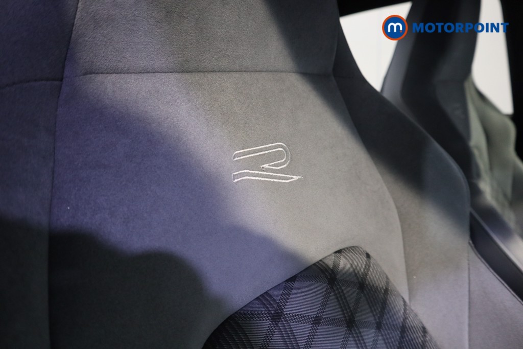 Volkswagen Golf R-Line Automatic Petrol Hatchback - Stock Number (1597445) - 14th supplementary image