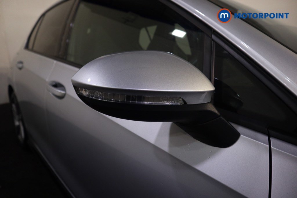 Volkswagen Golf R-Line Automatic Petrol Hatchback - Stock Number (1597445) - 28th supplementary image