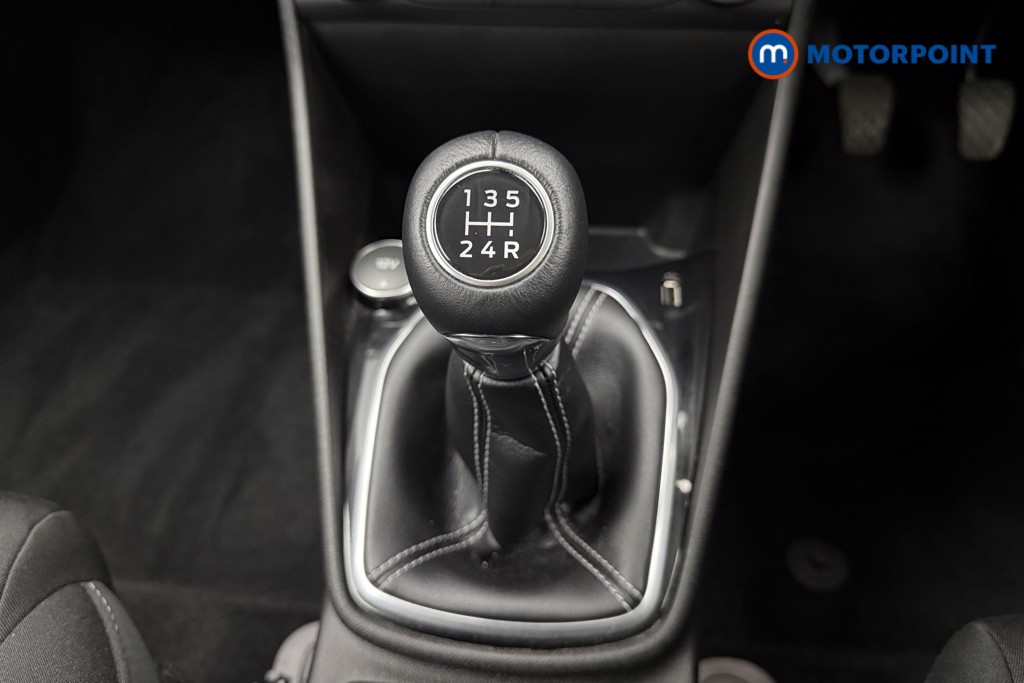 Ford Fiesta Zetec Manual Petrol Hatchback - Stock Number (1597455) - 6th supplementary image