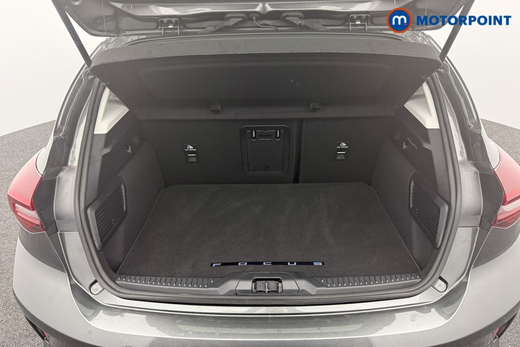 Ford Focus Titanium X Manual Petrol Hatchback - Stock Number (1597652) - 3rd supplementary image