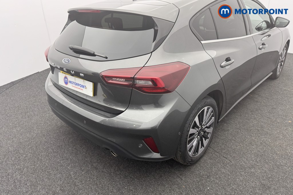 Ford Focus Titanium X Manual Petrol Hatchback - Stock Number (1597652) - 4th supplementary image
