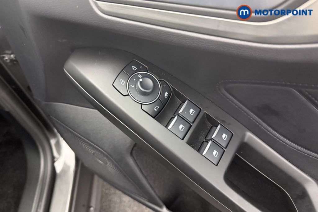 Ford Focus Titanium X Manual Petrol Hatchback - Stock Number (1597652) - 11th supplementary image