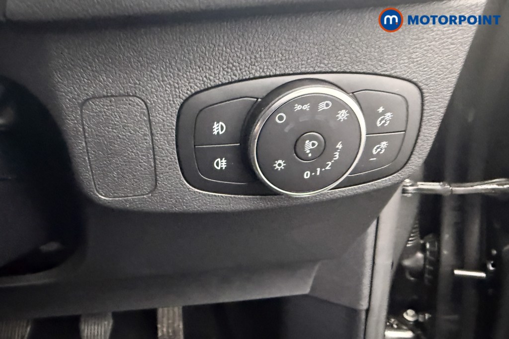 Ford Focus Titanium X Manual Petrol Hatchback - Stock Number (1597652) - 13th supplementary image