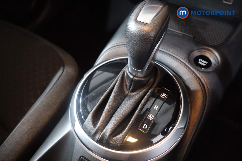 Nissan Juke N-Connecta Automatic Petrol-Electric Hybrid SUV - Stock Number (1597703) - 14th supplementary image