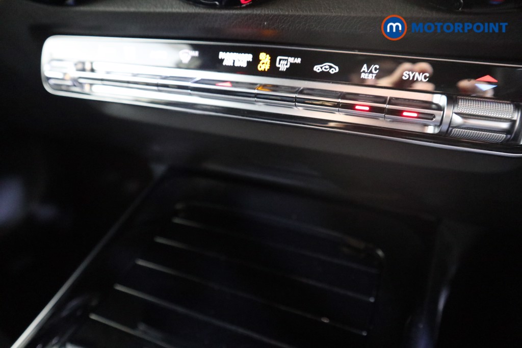 Mercedes-Benz GLB Amg Line Automatic Petrol SUV - Stock Number (1597848) - 8th supplementary image