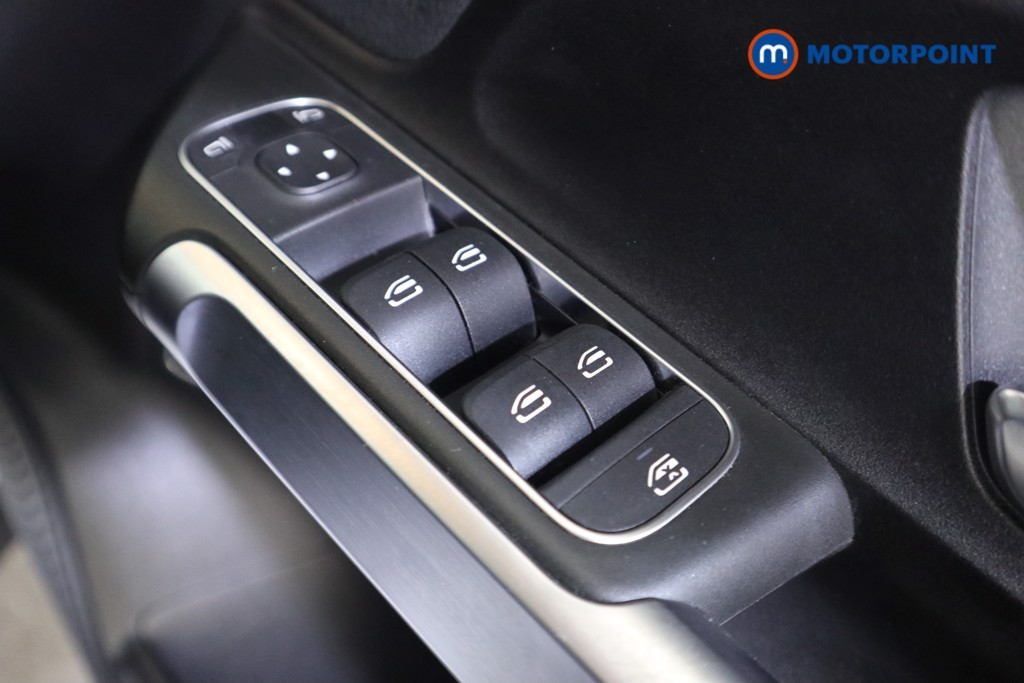 Mercedes-Benz GLB Amg Line Automatic Petrol SUV - Stock Number (1597848) - 12th supplementary image