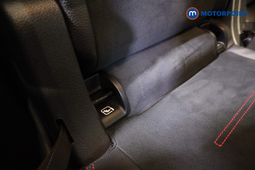 Mercedes-Benz GLB Amg Line Automatic Petrol SUV - Stock Number (1597848) - 18th supplementary image