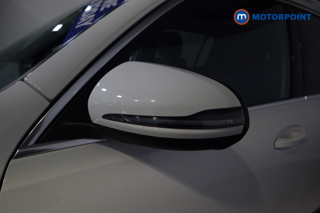 Mercedes-Benz GLB Amg Line Automatic Petrol SUV - Stock Number (1597848) - 30th supplementary image