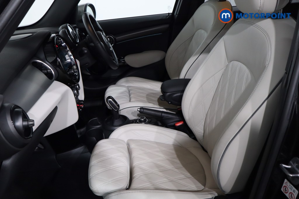 Mini Hatchback Cooper Exclusive Automatic Petrol Hatchback - Stock Number (1598464) - 4th supplementary image