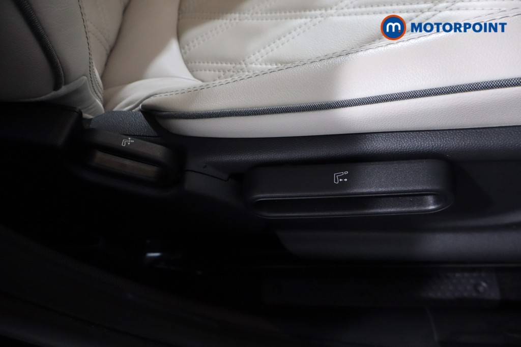 Mini Hatchback Cooper Exclusive Automatic Petrol Hatchback - Stock Number (1598464) - 24th supplementary image