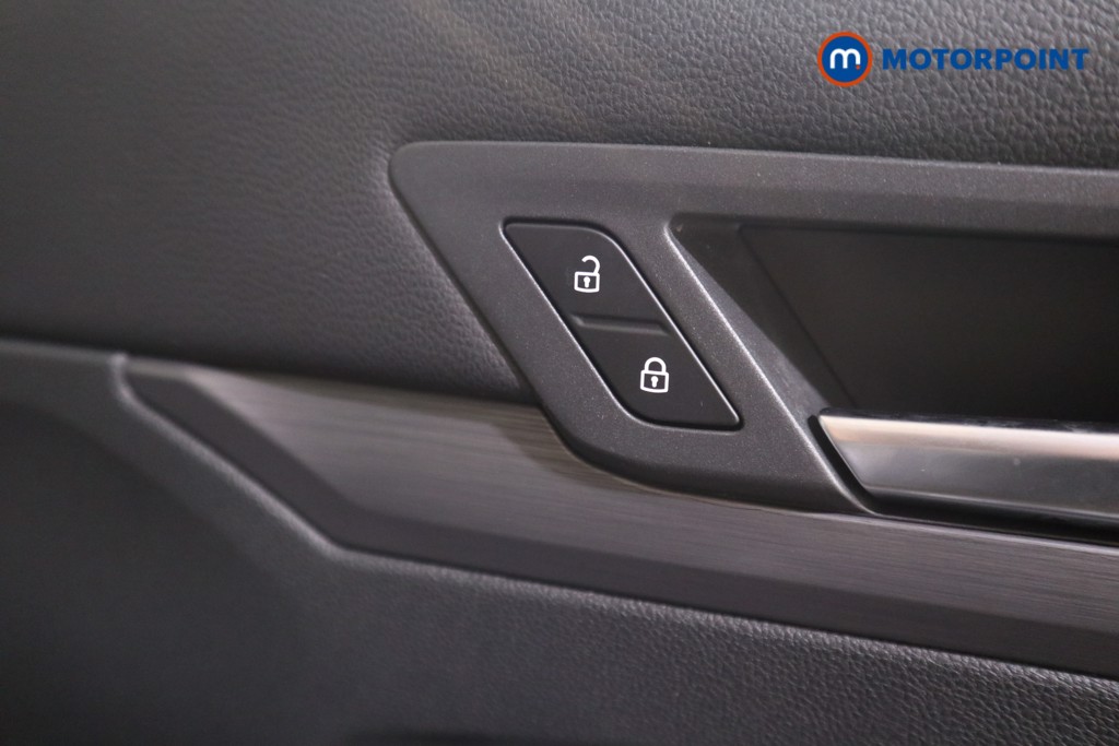 Volkswagen Golf Style Manual Petrol Hatchback - Stock Number (1571088) - 12th supplementary image