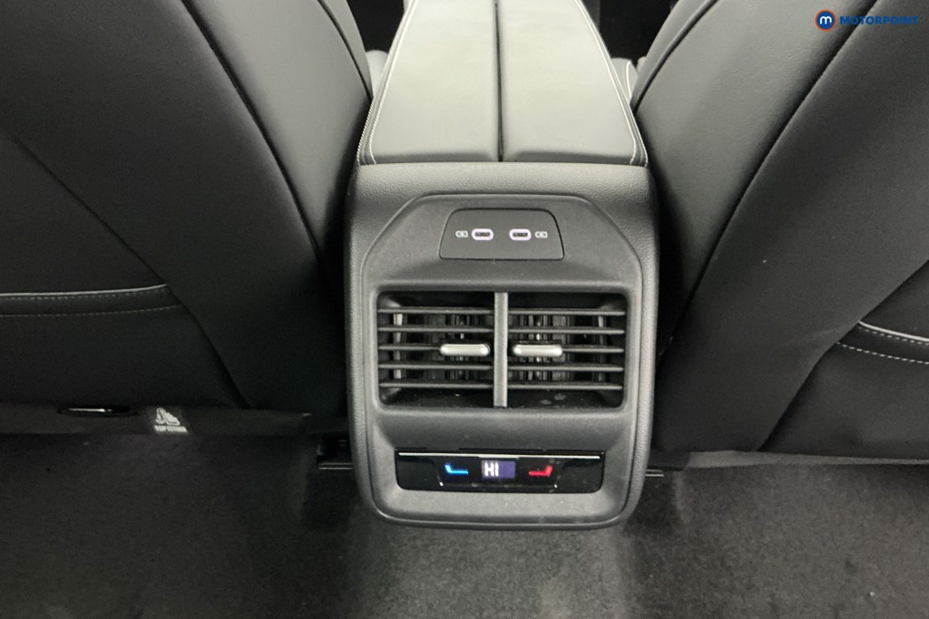 Volkswagen Passat Life Automatic Petrol Plug-In Hybrid Estate - Stock Number (1578093) - 9th supplementary image