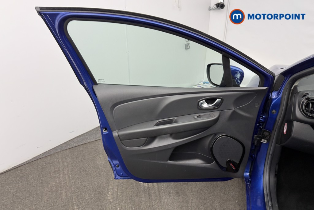 Renault Clio Iconic Manual Petrol Hatchback - Stock Number (1579117) - 4th supplementary image