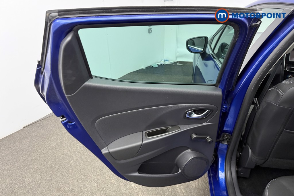 Renault Clio Iconic Manual Petrol Hatchback - Stock Number (1579117) - 7th supplementary image