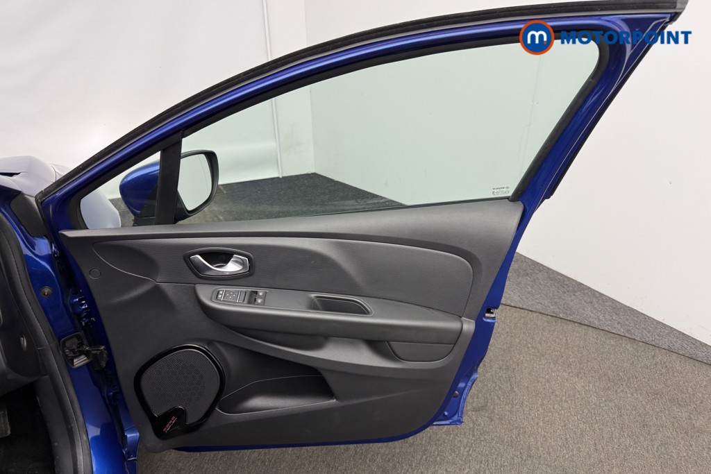 Renault Clio Iconic Manual Petrol Hatchback - Stock Number (1579117) - 17th supplementary image