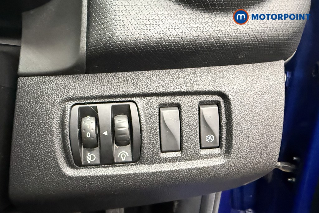 Renault Clio Iconic Manual Petrol Hatchback - Stock Number (1579117) - 19th supplementary image