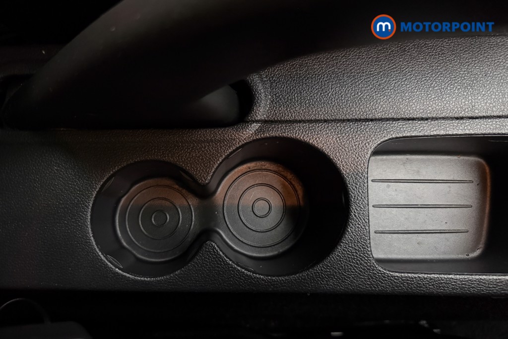 Renault Clio Iconic Manual Petrol Hatchback - Stock Number (1579117) - 21st supplementary image