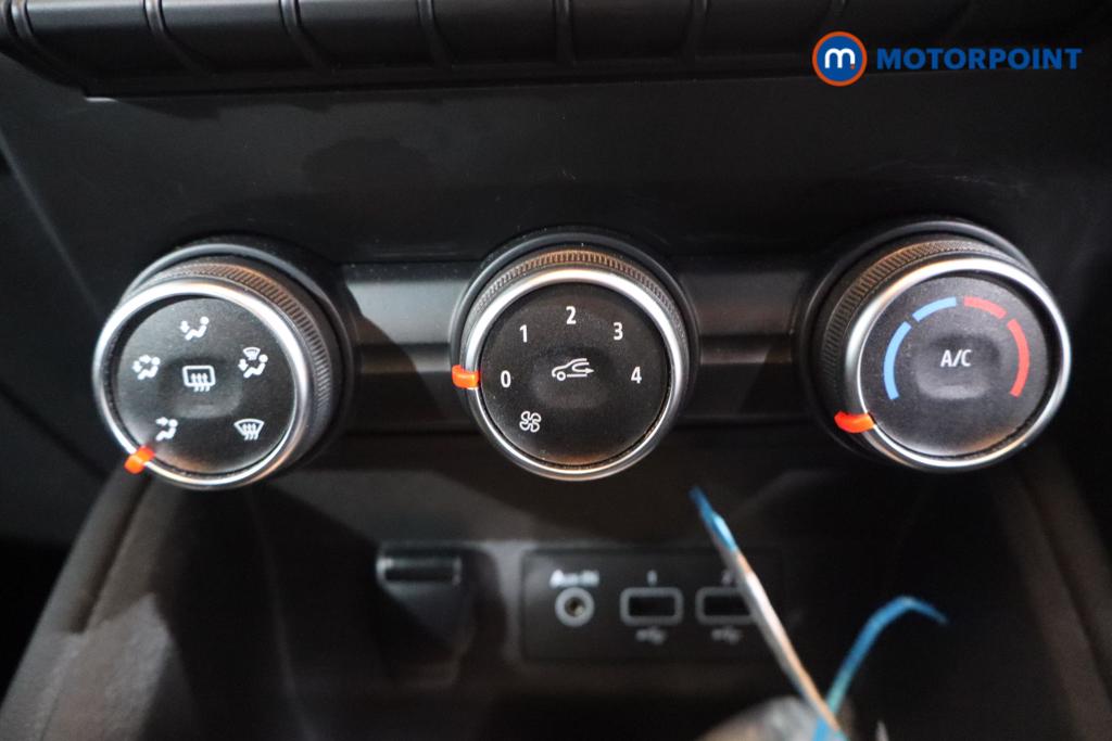 Renault Clio Iconic Manual Petrol Hatchback - Stock Number (1581026) - 4th supplementary image