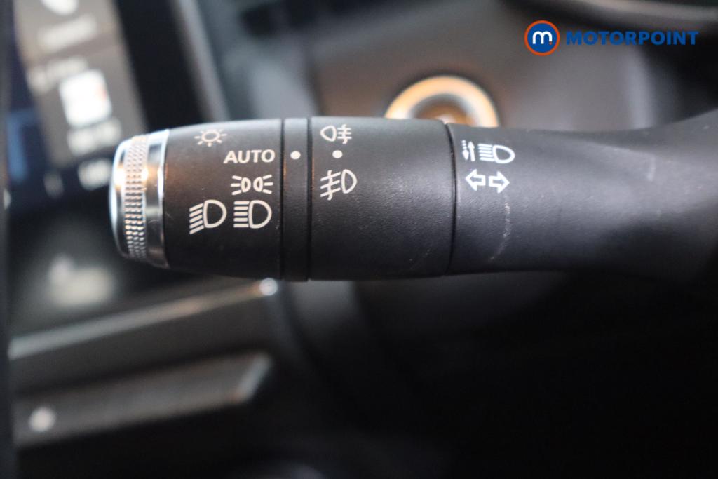 Renault Clio Iconic Manual Petrol Hatchback - Stock Number (1581026) - 9th supplementary image