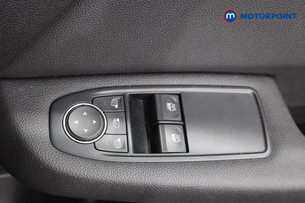 Renault Clio Iconic Manual Petrol Hatchback - Stock Number (1581026) - 13th supplementary image