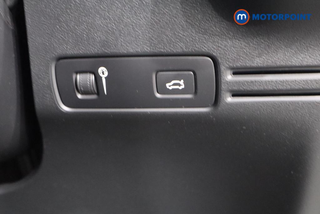 Volvo Xc40 R Design Automatic Petrol SUV - Stock Number (1583525) - 12th supplementary image
