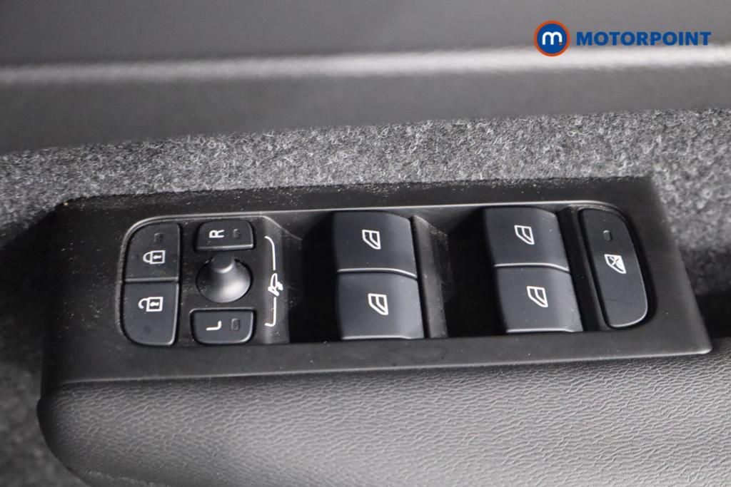 Volvo Xc40 R Design Automatic Petrol SUV - Stock Number (1583525) - 13th supplementary image