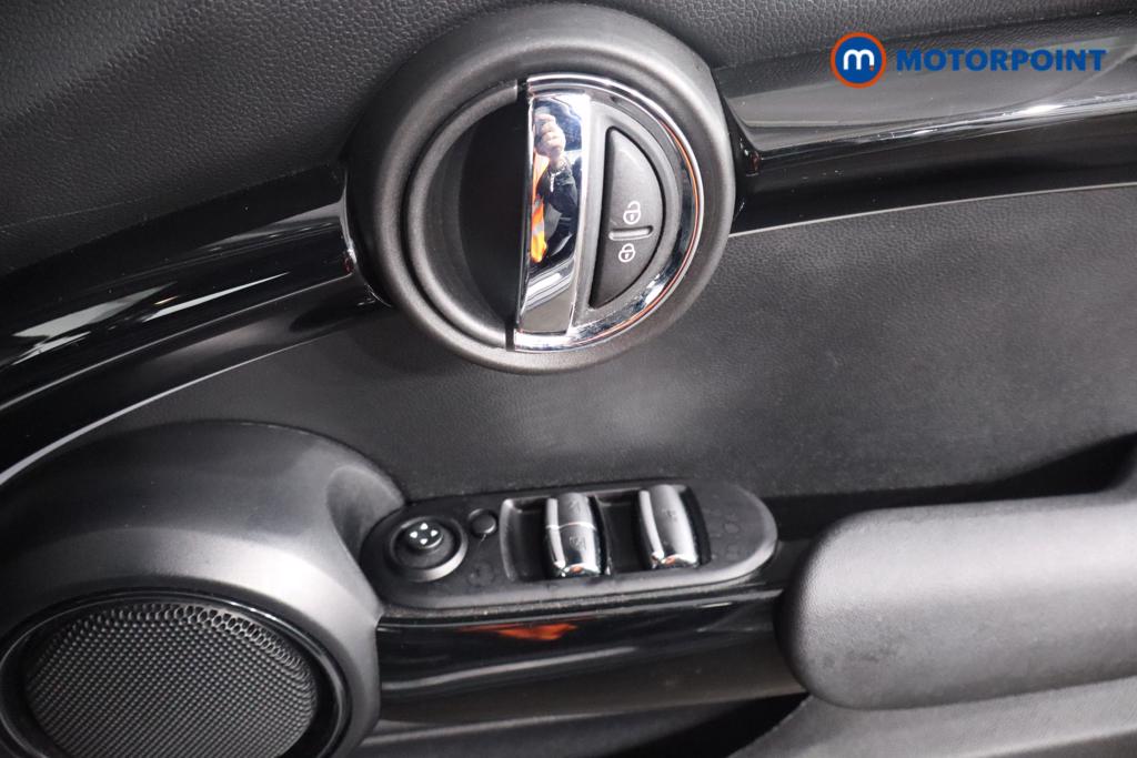 Mini Convertible Cooper Classic Automatic Petrol Convertible - Stock Number (1584805) - 9th supplementary image