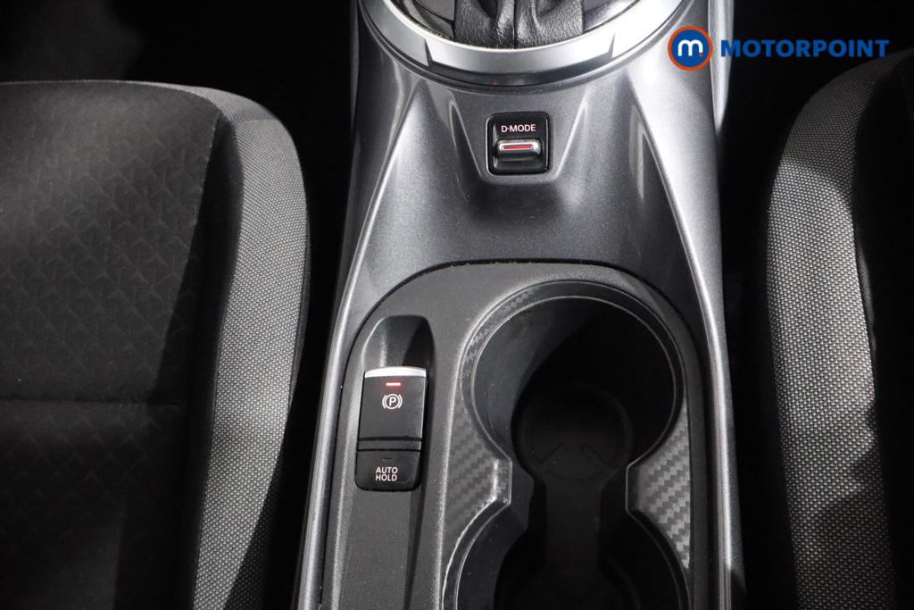 Nissan Juke N-Connecta Automatic Petrol SUV - Stock Number (1585682) - 4th supplementary image