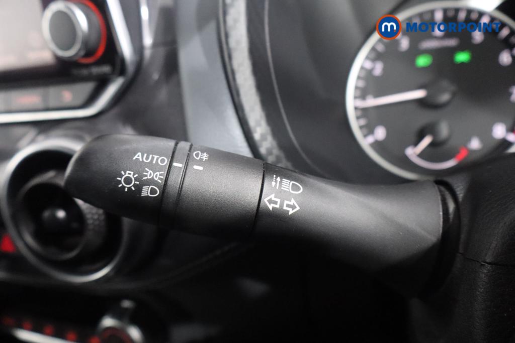 Nissan Juke N-Connecta Automatic Petrol SUV - Stock Number (1585682) - 9th supplementary image