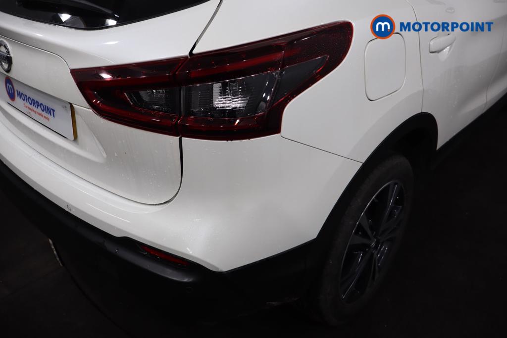 Nissan Qashqai N-Connecta Manual Petrol SUV - Stock Number (1587442) - 16th supplementary image