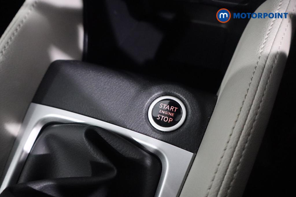 Nissan Micra Tekna Manual Petrol Hatchback - Stock Number (1588174) - 6th supplementary image