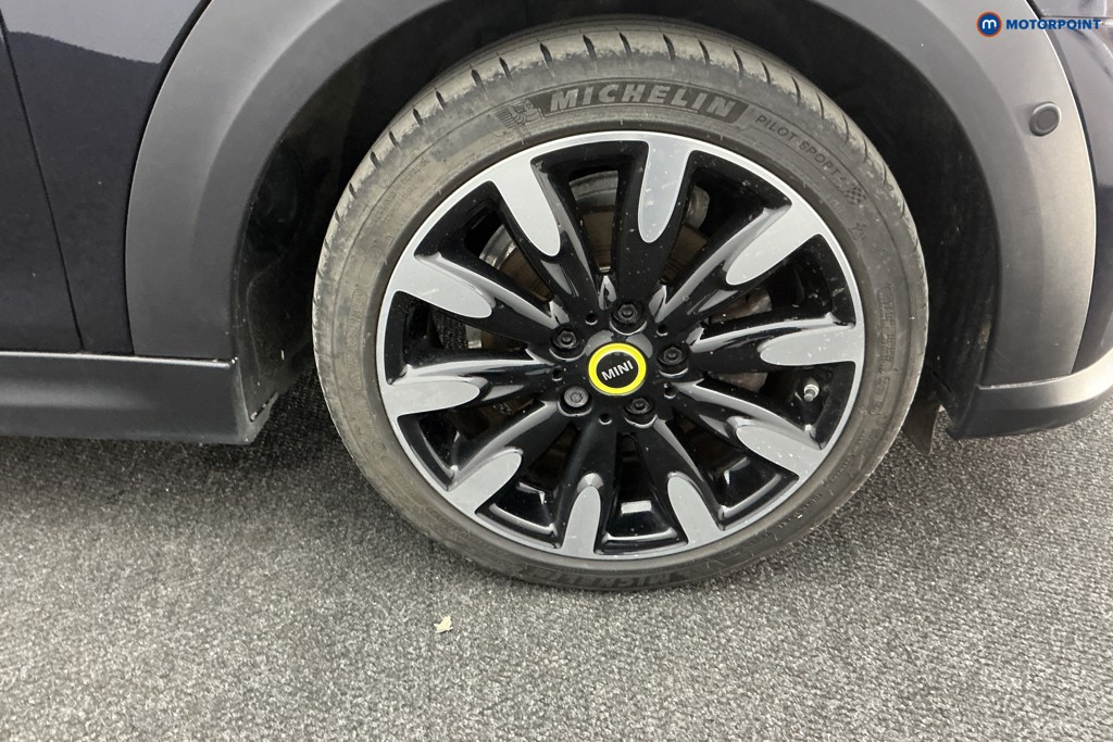 Mini Hatchback Cooper S Level 3 Automatic Electric Hatchback - Stock Number (1590097) - 31st supplementary image