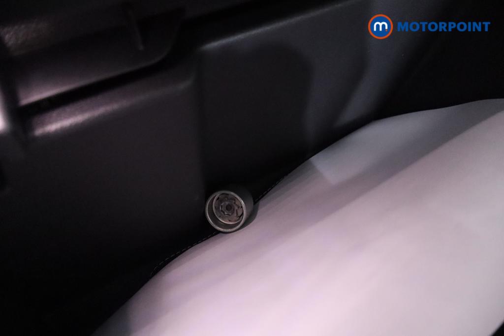 Volkswagen Tiguan Elegance Automatic Petrol SUV - Stock Number (1590981) - 13th supplementary image