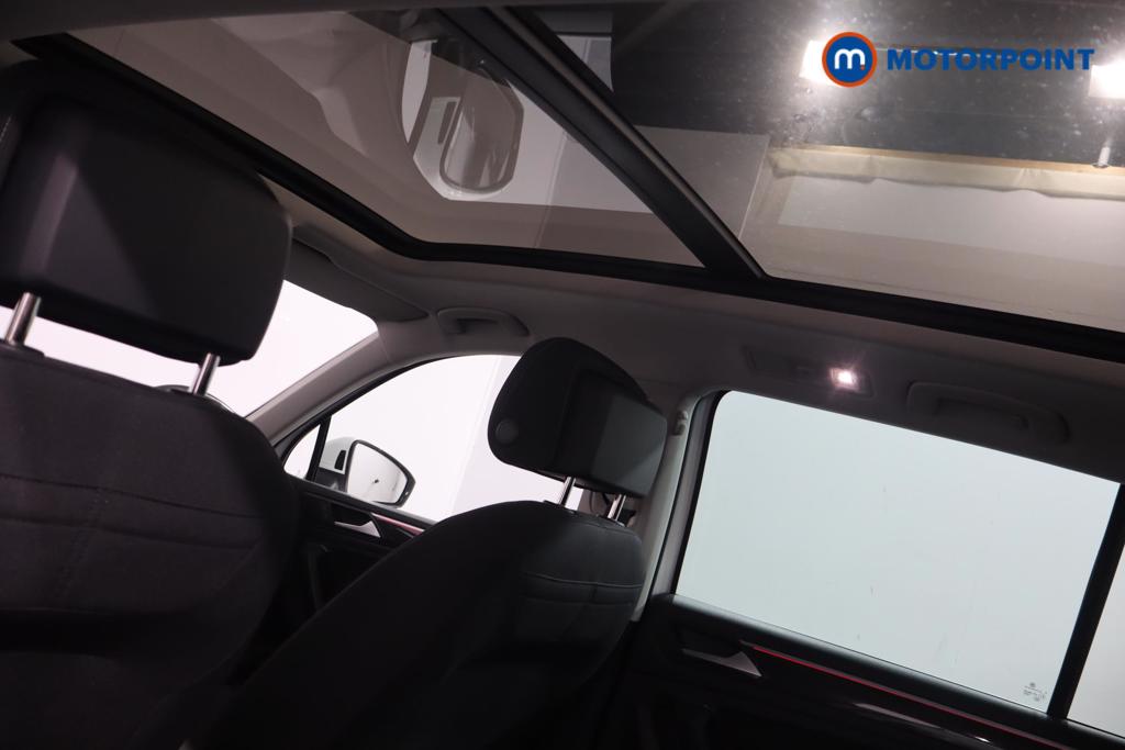 Volkswagen Tiguan Elegance Automatic Petrol SUV - Stock Number (1590981) - 17th supplementary image