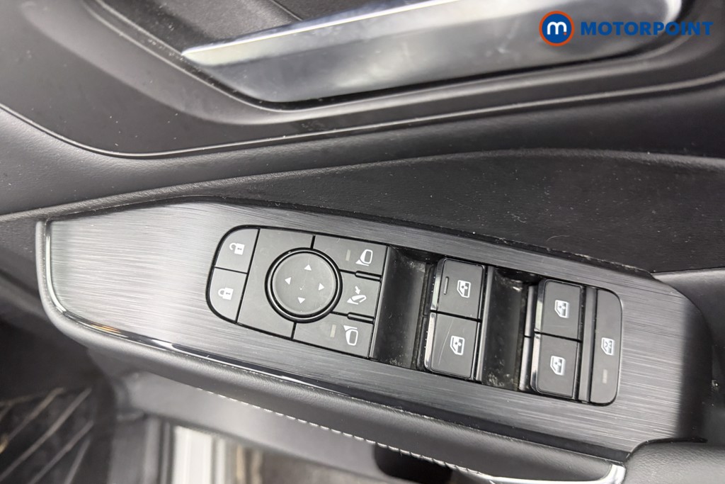 Nissan Qashqai N-Connecta Manual Petrol SUV - Stock Number (1591242) - 12th supplementary image