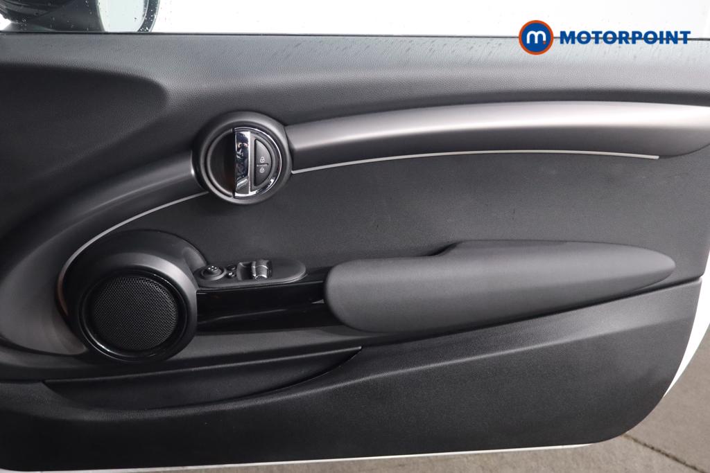 Mini Hatchback Cooper Exclusive Automatic Petrol Hatchback - Stock Number (1591474) - 14th supplementary image