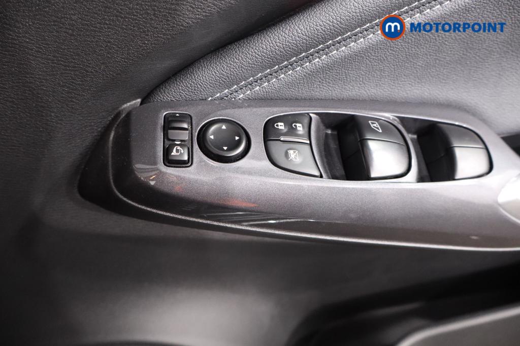 Nissan Juke Tekna Automatic Petrol SUV - Stock Number (1591718) - 8th supplementary image