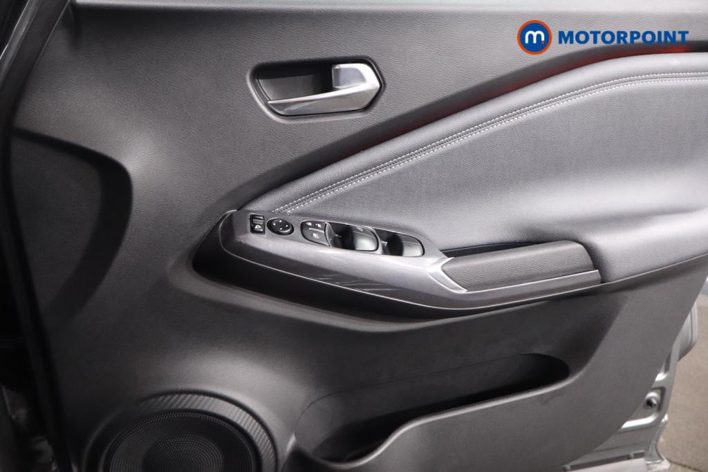 Nissan Juke Tekna Automatic Petrol SUV - Stock Number (1591718) - 9th supplementary image