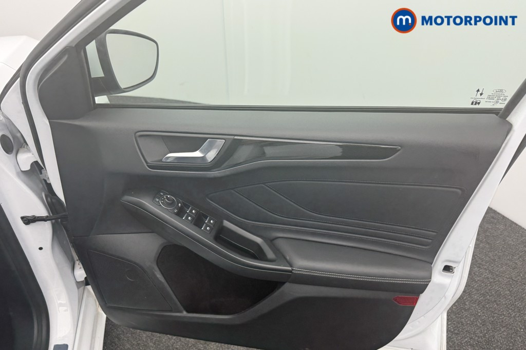 Ford Focus St-Line Vignale Manual Petrol Estate - Stock Number (1592041) - 9th supplementary image