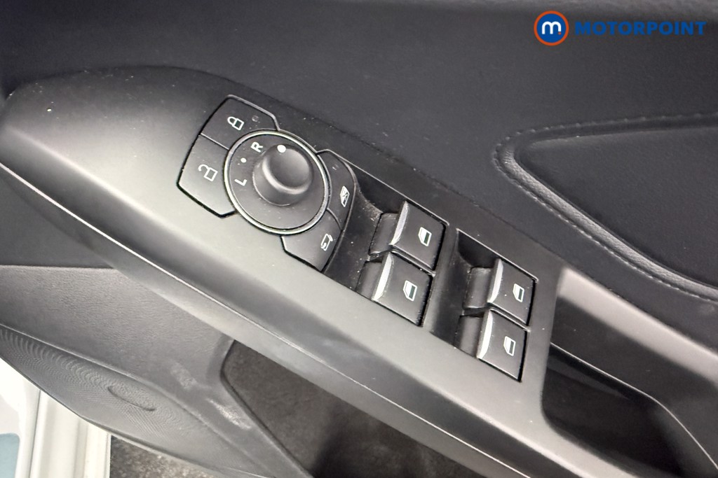 Ford Focus St-Line Vignale Manual Petrol Estate - Stock Number (1592041) - 10th supplementary image