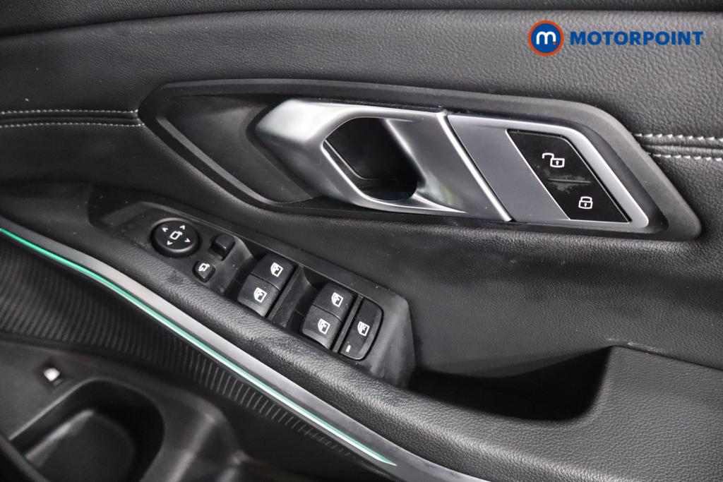 BMW 3 Series Sport Pro Automatic Petrol Plug-In Hybrid Saloon - Stock Number (1593169) - 15th supplementary image