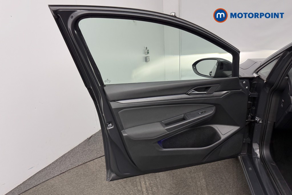 Volkswagen Golf Style Manual Petrol Hatchback - Stock Number (1593862) - 4th supplementary image