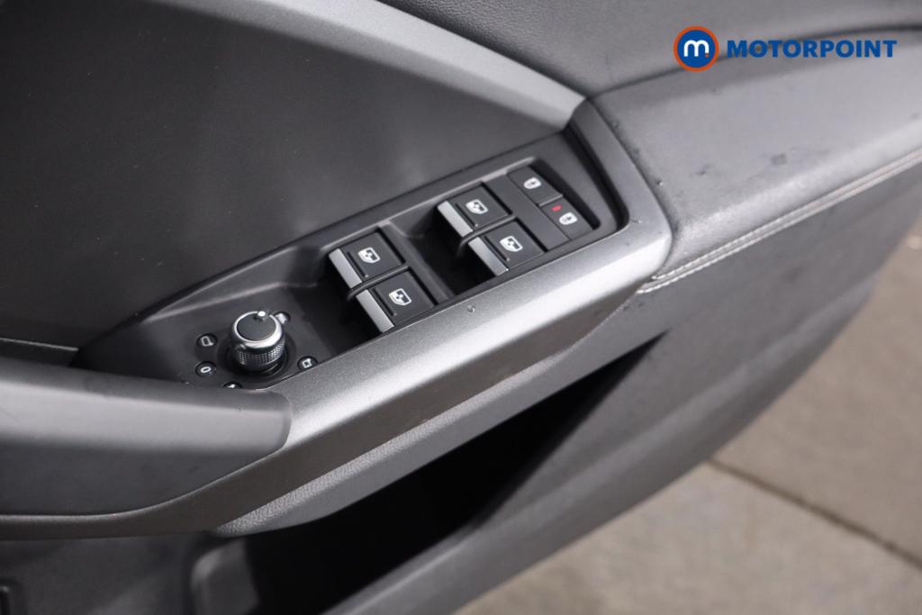 Audi Q3 S Line Automatic Petrol Plug-In Hybrid SUV - Stock Number (1594012) - 9th supplementary image